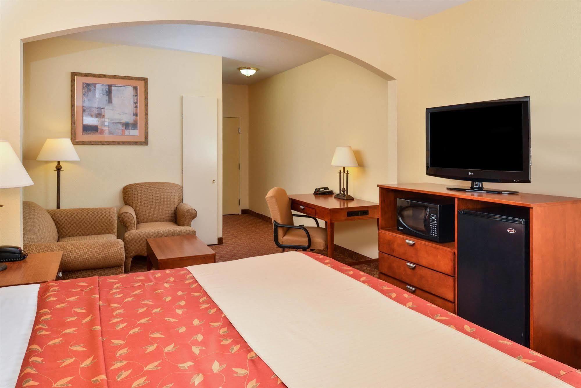 Americas Best Value Inn & Suites-Лівінґстон Екстер'єр фото