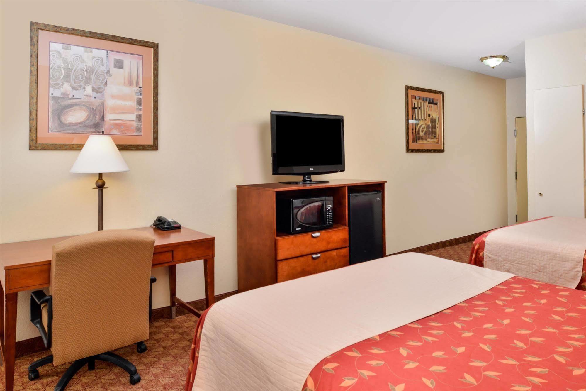 Americas Best Value Inn & Suites-Лівінґстон Екстер'єр фото