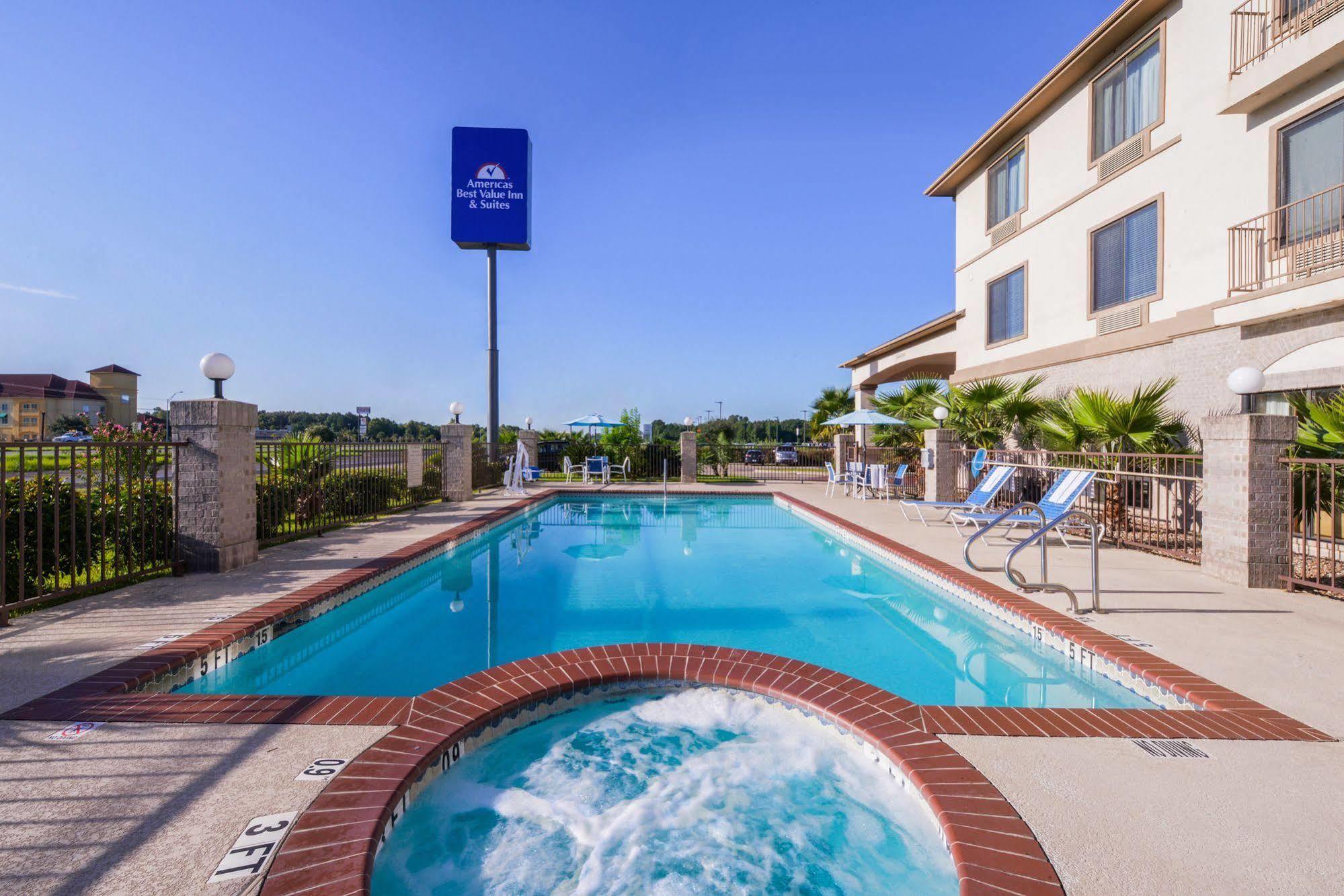 Americas Best Value Inn & Suites-Лівінґстон Екстер'єр фото